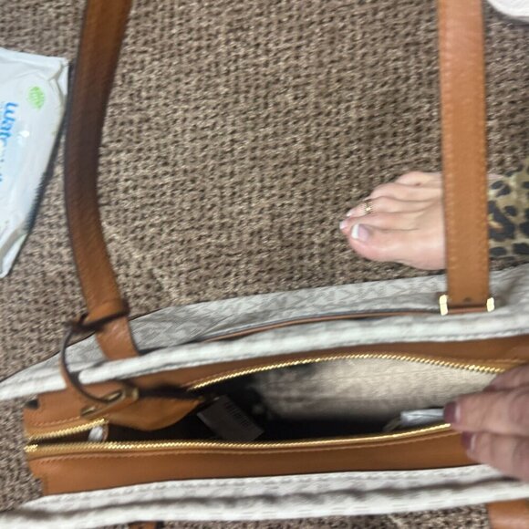 Michael Michael Kors Darien Tote - Picture 6 of 7